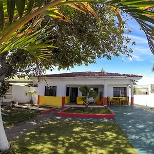  Hostel Sarie Bay Colombia